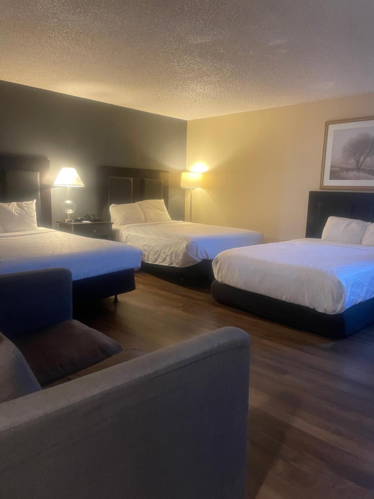 Sutter Inn Yuba City Bagian luar foto